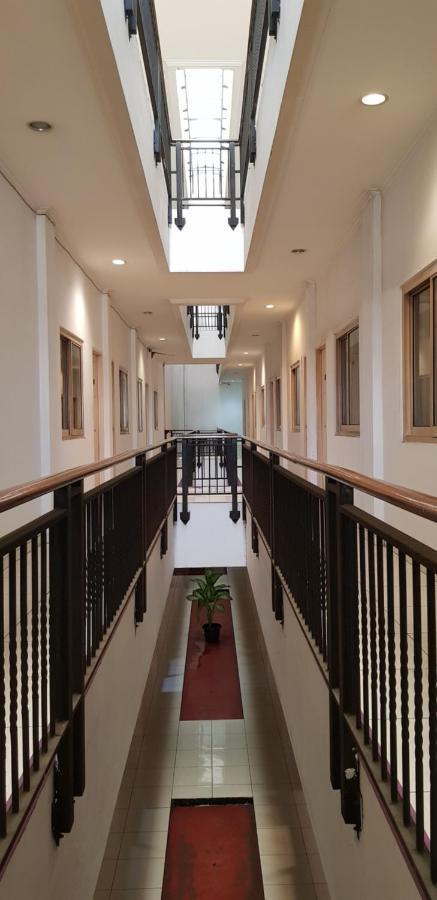 Hotel Dequr Jakarta Kota Exterior photo