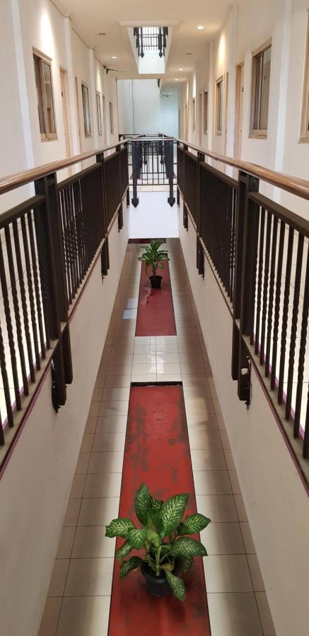 Hotel Dequr Jakarta Kota Exterior photo